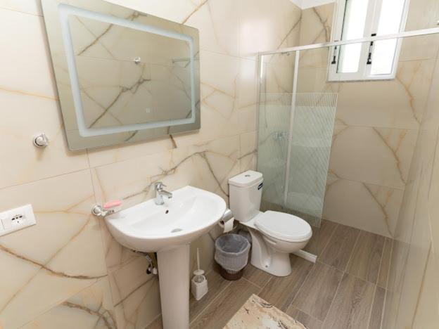 Roel Apartments Sarandë Eksteriør billede