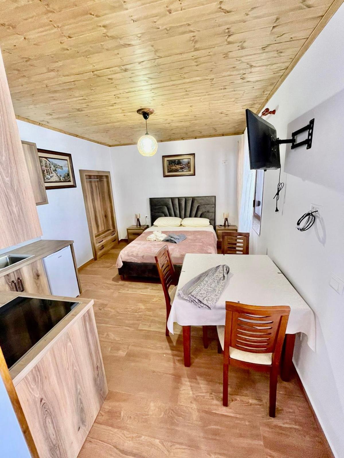 Roel Apartments Sarandë Eksteriør billede
